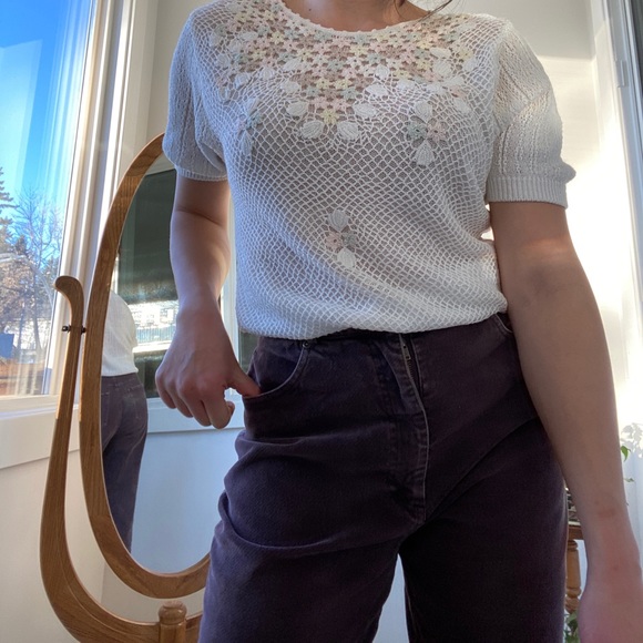 white flowery knit blouse - Picture 4 of 4